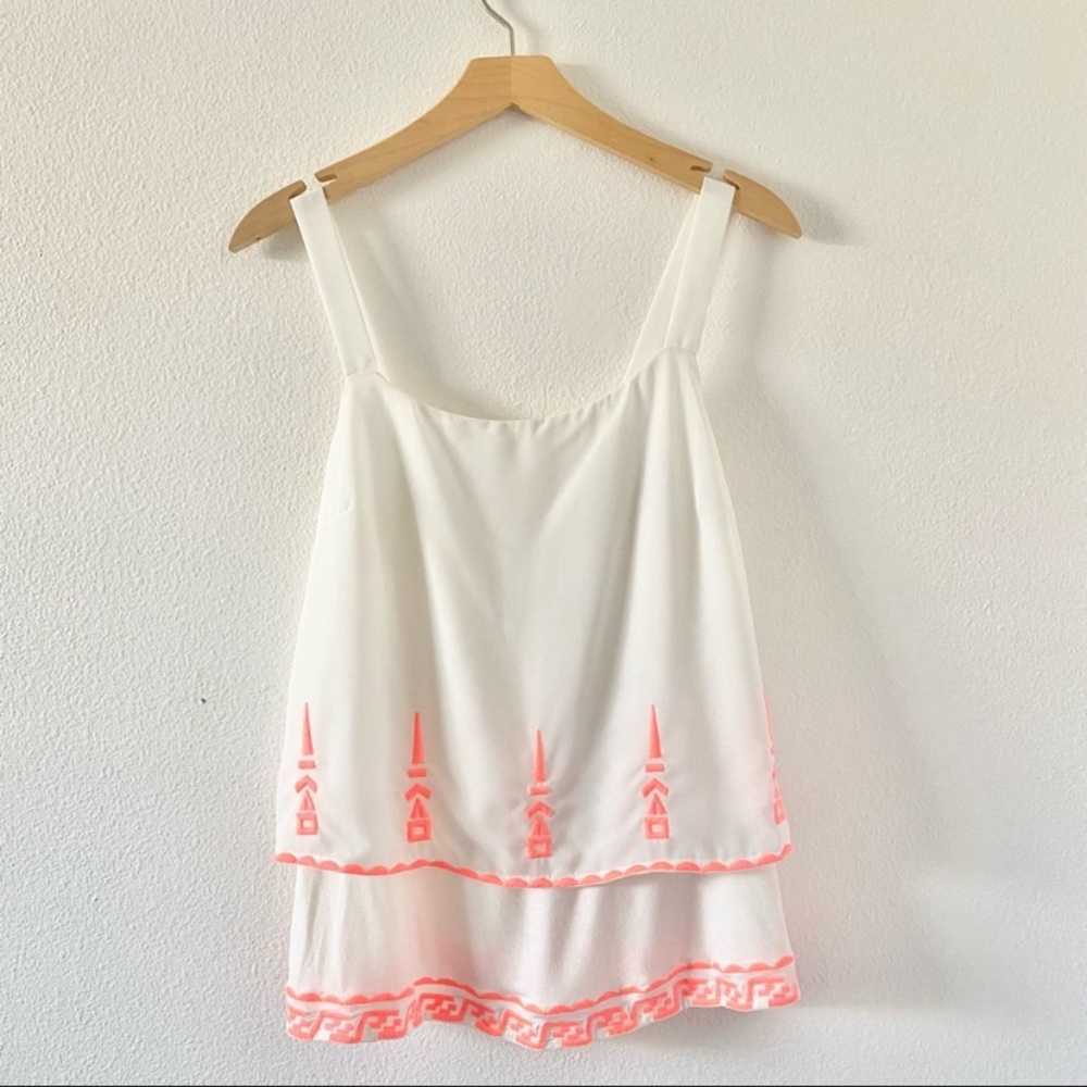 Under Skies Embroiled Geometric Print Top